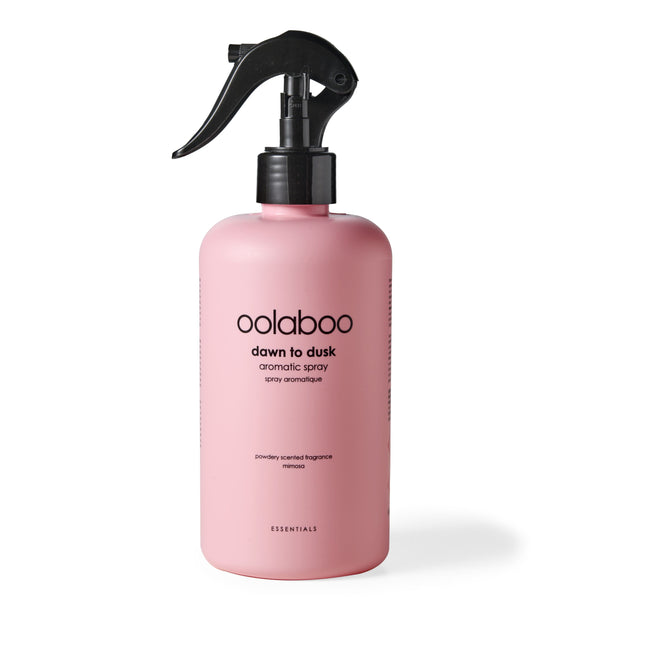 oolaboo dawn to dusk aromatic spray 500 ml poeder roze verpakking met zwarte letters