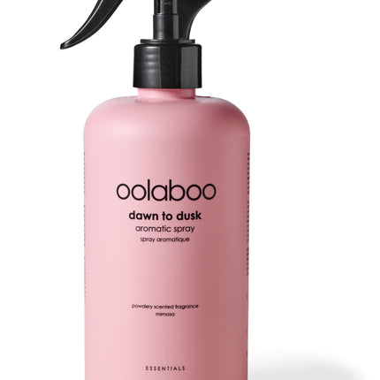 oolaboo dawn to dusk aromatic spray 500 ml poeder roze verpakking met zwarte letters